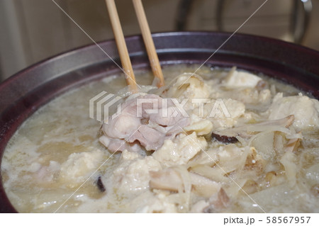 土鍋料理（鶏鍋） 58567957