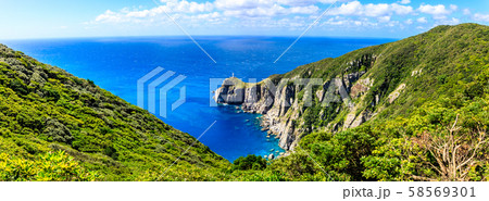 大瀬崎断崖と大瀬崎灯台 パノラマ 【長崎県五島市】 大瀬崎断崖と大瀬崎灯台 パノラマ 【長崎県五島市】 58569301
