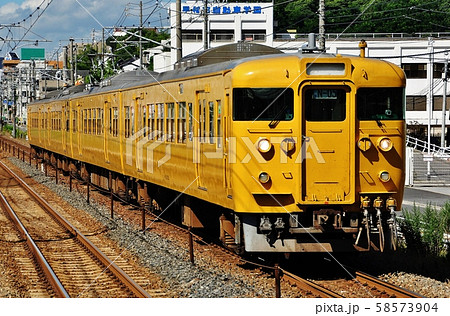 山陽本線、新井口駅に入線する普通列車(115系) 山陽本線、新井口駅に入線する普通列車(115系) 58573904