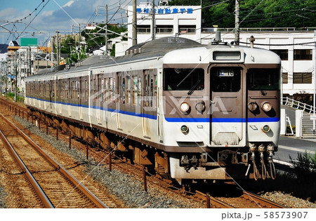 山陽本線、新井口駅に入線する普通列車(115系) 山陽本線、新井口駅に入線する普通列車(115系) 58573907