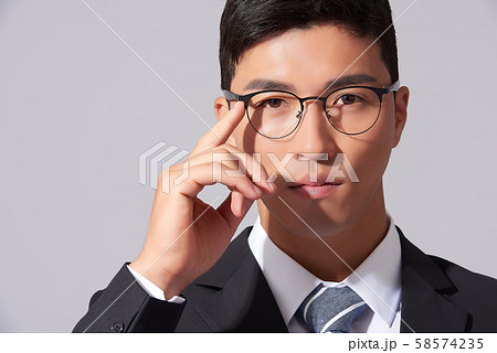 男性 ビジネス メガネの写真素材