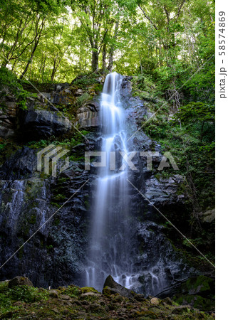 友情の滝 58574869