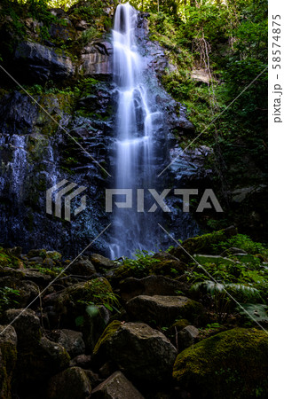 友情の滝 58574875