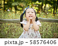 森 女の子 女性 58576406