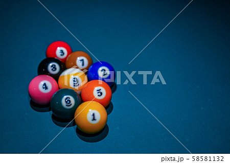ビリヤードのイメージ 58581132