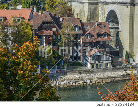 Old city center in Bern, Switzerland 58584134