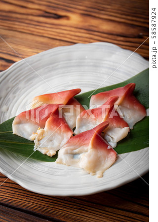hokkigai, japanese surf clam for sushi 58587924