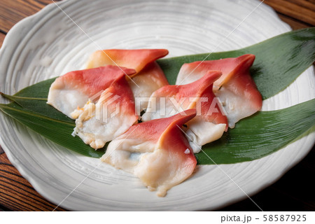 hokkigai, japanese surf clam for sushi 58587925