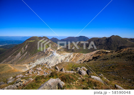 《大分県 九重連山》 星生山山頂から三俣山 九重連山風景 58590048