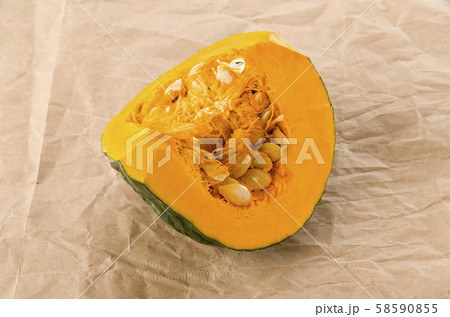 カットカボチャ 58590855