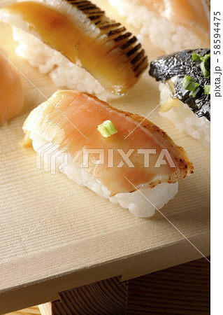 炙り銀鮭の握り 炙り銀鮭の握り 58594475