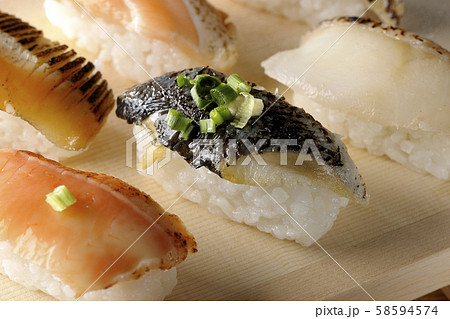 炙りさんまの握り 58594574