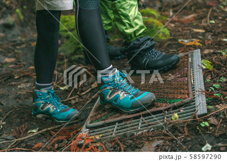 登山　入山　環境保護 58597290