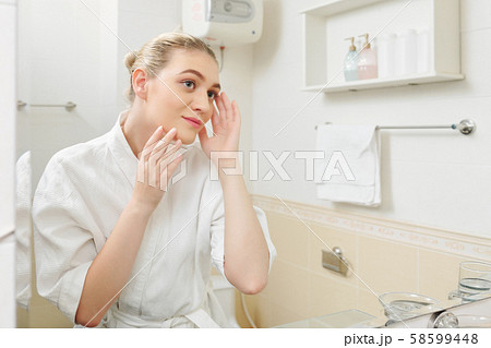 Wins doing face massage Wins doing face massage 58599448