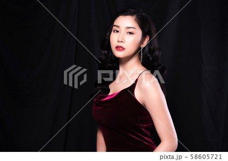 女性 ビューティー ゴージャス 女性 ビューティー ゴージャス 58605721