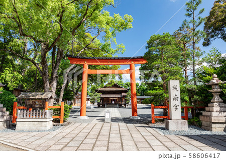 京都 城南宮朱の鳥居 京都 城南宮朱の鳥居 58606417