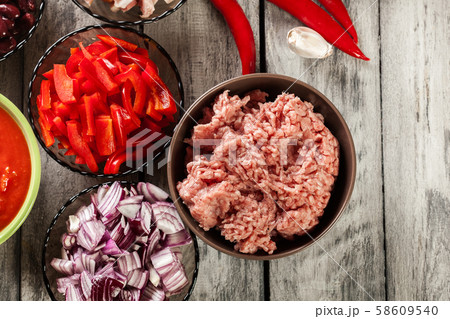 Ingredients ready for preparing chili con carne. 58609540