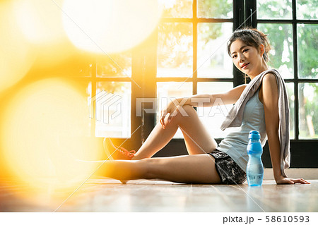 女性 スポーツウェア 女性 スポーツウェア 58610593