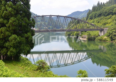 南会津を流れる只見川 南会津を流れる只見川 58611549