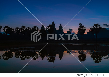 Silhouette of Angkor Wat at sunrise 58613646