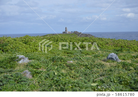 沖縄本島 最北端「辺戸岬(へどみさき)」(沖縄県国頭郡国頭村辺戸) 沖縄本島 最北端「辺戸岬(へどみさき)」(沖縄県国頭郡国頭村辺戸) 58615780