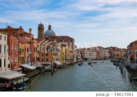 ベネチア 大運河と街並み スカルツィ橋から 58617061
