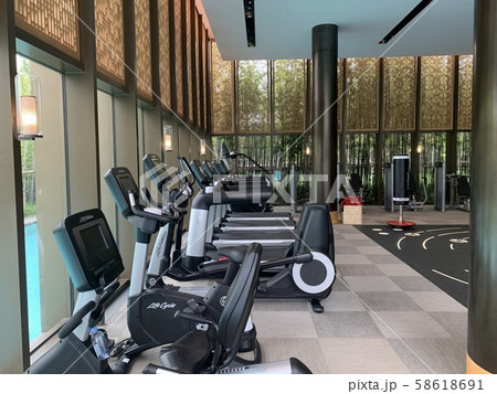 高級フィットネスクラブ 58618691