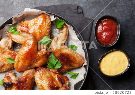 Hot chicken wings Hot chicken wings 58620722