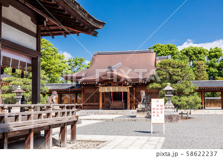 拝殿と前殿 城南宮 58622237