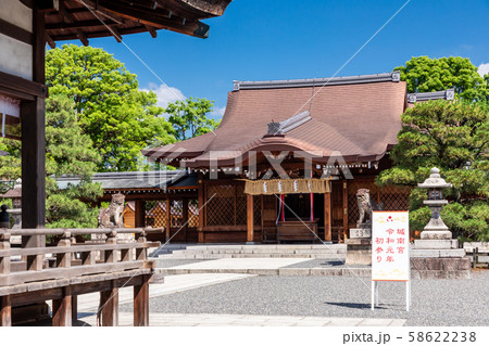 拝殿と前殿 城南宮 58622238