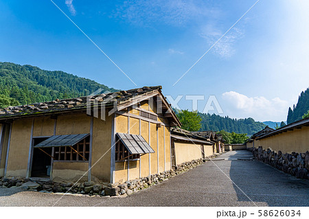 福井県　一乗谷朝倉氏遺跡　町並みと復元建物 58626034