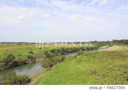 荒川（新井橋より上流側を望む） 58627560