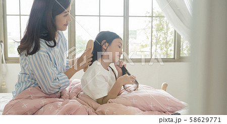 親子　ライフスタイル　ヘアセット 58629771