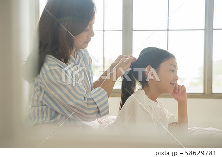親子　ライフスタイル　ヘアセット 58629781