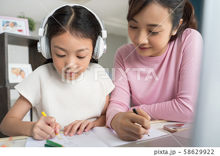 親子　ライフスタイル　学習 58629922