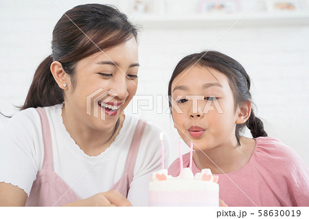 親子　ライフスタイル　誕生日 58630019