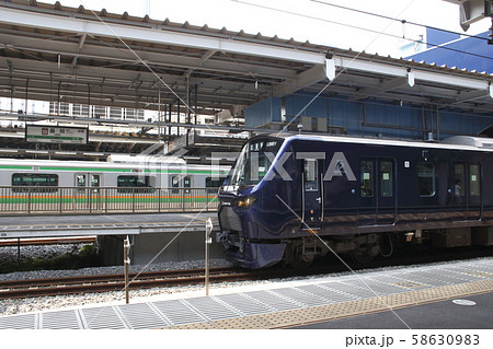 品川駅に姿を現した埼京線直通の相鉄100系の写真素材 品川駅に姿を現した埼京線直通の相鉄100系の写真素材