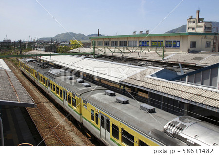 復刻“弥彦色”越後ぐるっと周遊号と吉田駅 58631482
