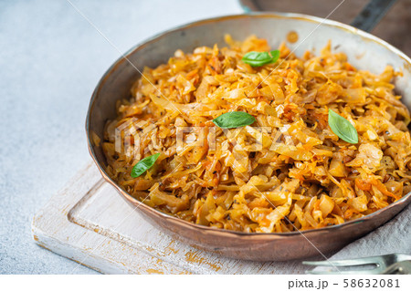 Stewed or braised cabbage Stewed or braised cabbage 58632081