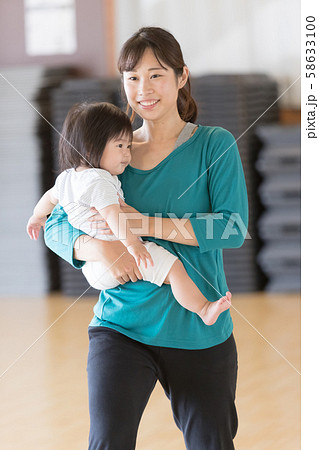 1 year old 1 year old 58633100