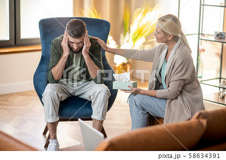 Psychoanalyst supporting client who feeling very depressed Psychoanalyst supporting client who feeling very depressed 58634391