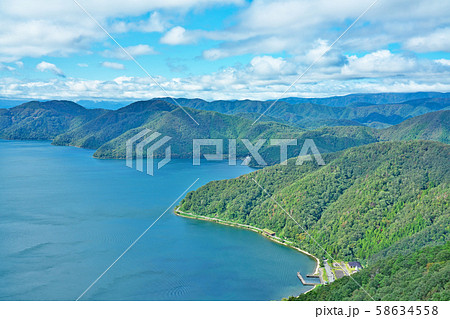 【賤ヶ岳山頂展望台より琵琶湖】 滋賀県長浜市木之本町飯浦 【賤ヶ岳山頂展望台より琵琶湖】 滋賀県長浜市木之本町飯浦 58634558