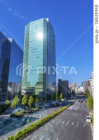 白金高輪駅前の風景 白金アエルシティのビルディング 白金高輪駅前の風景 白金アエルシティのビルディング 58636948