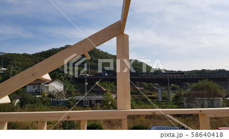電源 住宅 木 58640418