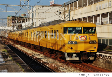 山陽本線、倉敷駅に入線する快速サンライナー（117系） 58641755