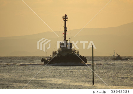 大牟田市　三池港　タグボート、 58642583