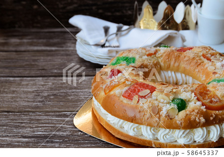 Roscon de reyes to celebrate Epiphany Roscon de reyes to celebrate Epiphany 58645337