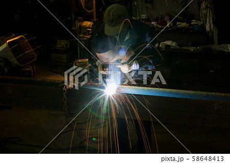 溶接作業 58648413