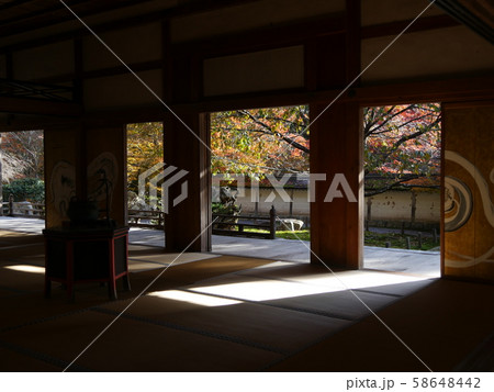 お寺の座敷 58648442