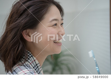 a thirty-something woman a thirty-something woman 58649000